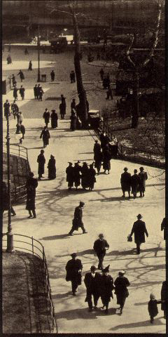 strand-1915-city_hall_park